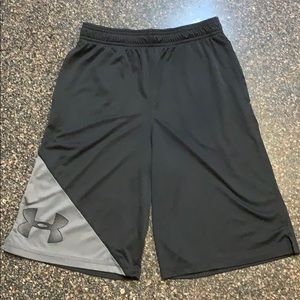 Under Armour basketball shorts Youth Large